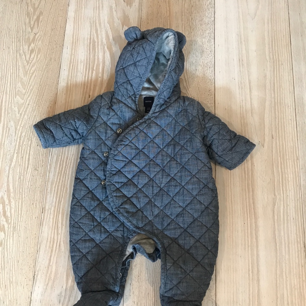 Size 0-3 months clothes